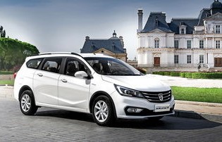 10万落地性价比最高的车(落地十万以内性价比最高的轿车排行榜)