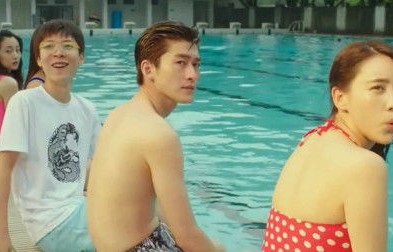 爱看帅哥目不转睛，8个月大女宝宝的独特兴趣