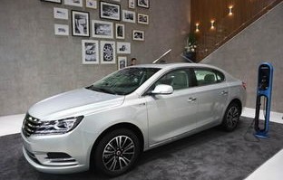 荣威950(荣威950加油加92还是95的)