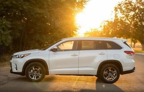 丰田轿车20万一30万图片(丰田汽车suv车型价格20万左右)