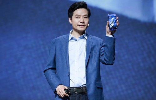 雷军回应网友祝福，年入百万的期待与奋斗之路