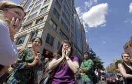 地震瞬间，那个震撼的回眸