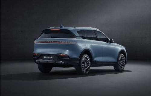 雷诺汽车报价及图片(克拉斯汽车价格及图片)