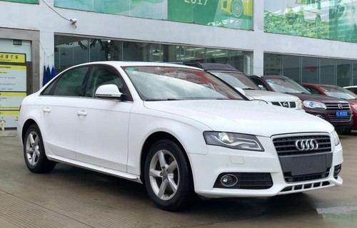 奥迪a4l二手车报价(奥迪a4l二手车报价及图片)