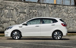 起亚k2参数配置(起亚k2参数配置2015款)