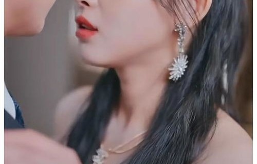 短剧闪婚总裁，第一天上班就闪婚的职场与爱情交织之旅