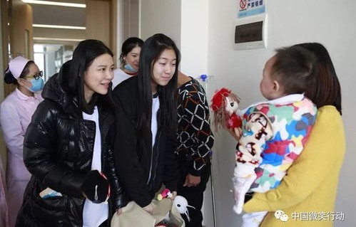 短剧我的绝美师姐太宠了——一段温馨的成长故事