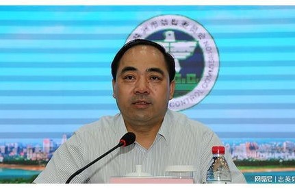 李建平，疯狂贪腐的200万日