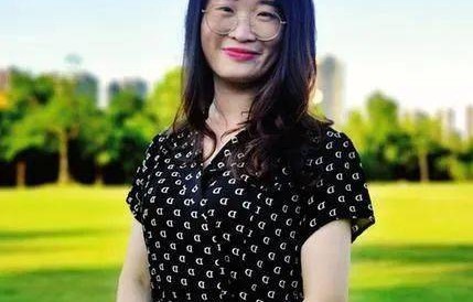 年近50的李小冉,瘦身成纸片人的美丽蜕变