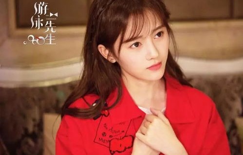 鞠婧祎与陈都灵同框画面，绝美之境的完美融合