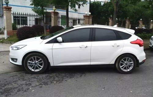 两厢车和三厢车区别在哪里(三厢车型图片)