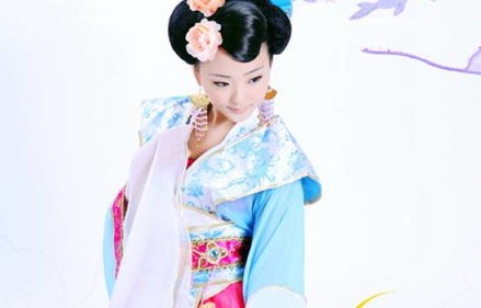 短剧中的三个国色天香小师妹