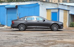 沃尔沃s90价格(沃尔沃s90价格2023款图片)