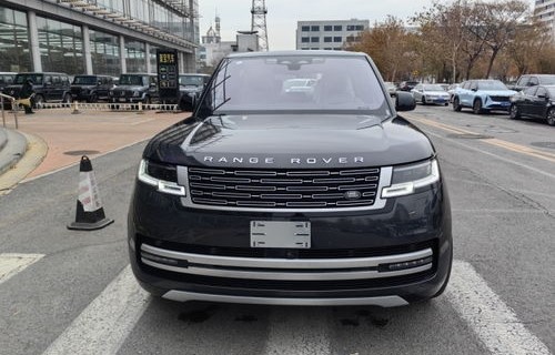 新款路虎揽胜(新款路虎揽胜2024报价及图片)