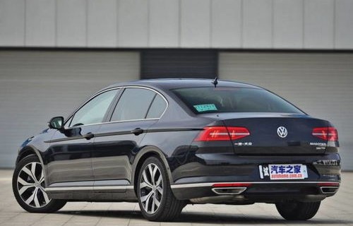 2024大众迈腾最新款价格多少(迈腾330和380的区别)