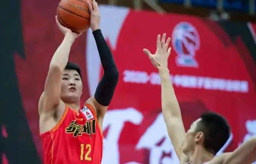 朱芳雨广州之行，探望篮球巨星郭艾伦