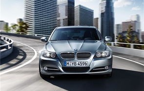 宝马3系25w可以落地吗(25万的宝马3系值得买吗)