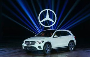 奔驰c级属于什么档次(奔驰glc属于什么档次)