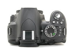 尼康d3100现在用过时了吗(尼康d3100之前卖多少钱)