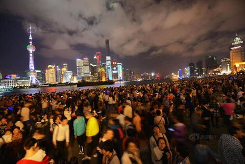 国庆出游路上众人开起了演唱会 国庆出游路上众人开起了演唱会