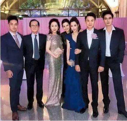 短剧离婚后，我带着龙凤双宝虐遍财阀家族的深度解析