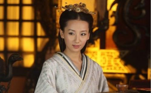 新版短剧薄爷，夫人出价一千亿要退婚——百集精彩纷呈，演绎现代爱情风云