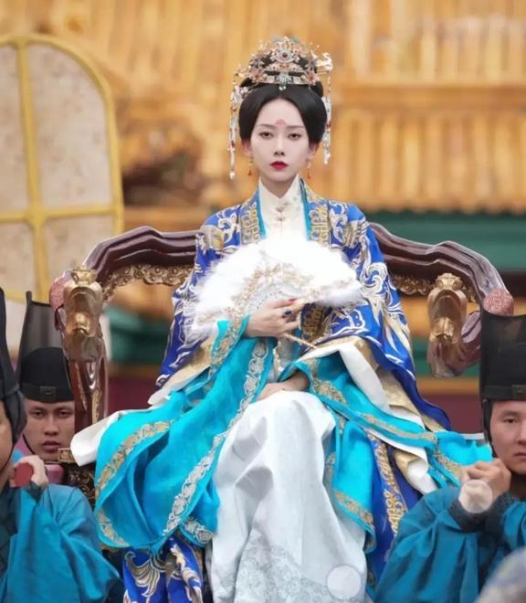 短剧凤倾九霄——华丽演绎的50集传奇