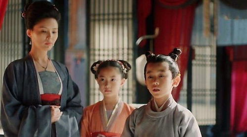 短剧长缨在手——穆青的传奇故事