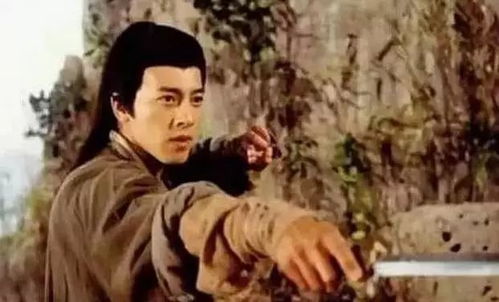 短剧长缨在手——穆青的传奇故事