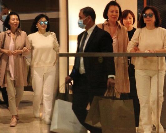 短剧极品夫人,大佬风范——50集的精彩演绎 短剧极品夫人,大佬风范——50集的精彩演绎