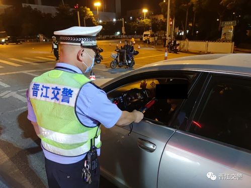 男子隔夜酒驾赴交警队，警醒酒后驾驶的严重性