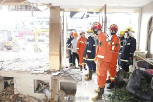 山东一餐饮店突发爆炸，房屋完全垮塌——事故现场与救援行动
