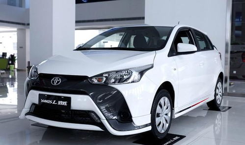 适合女生开的小型燃油车(适合女生开的小型燃油车丰田)