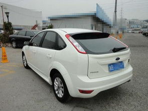 2013年福特福克斯两厢多少钱(2013年福特福克斯两厢多少钱一台)