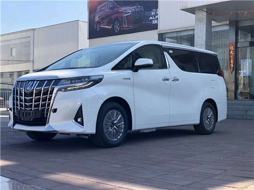 丰田埃尔法商务车