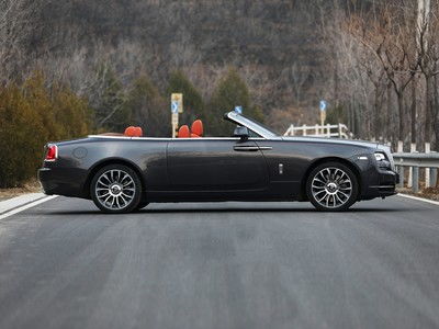 劳斯莱斯跑车图片(劳斯莱斯跑车图片大全大图高清) 劳斯莱斯跑车图片(劳斯莱斯跑车图片大全大图高清)