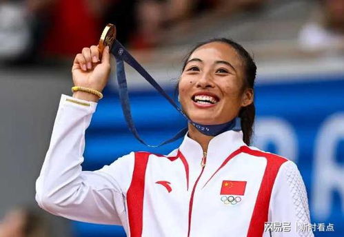 郑钦文泪洒球场，一次被罚的成长之路