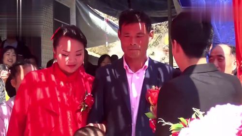 农民父亲在儿子婚礼现场的幽默致辞