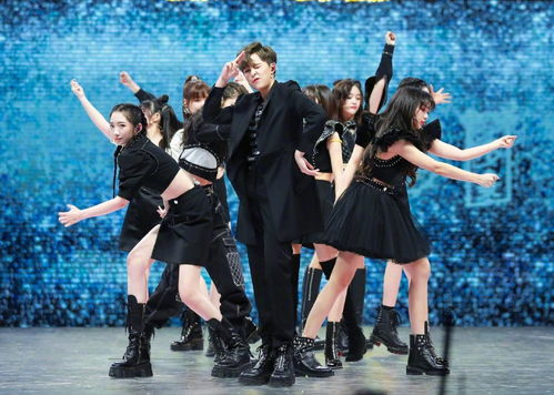 女孩穿校服跳拉丁舞，惊艳央视舞台