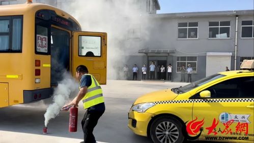 曼谷校车起火事件，涉事司机被拘捕，事故背后的责任与反思